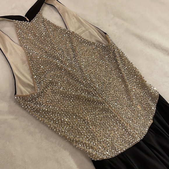 Elegant black tie formal dress - Picture 8 of 13